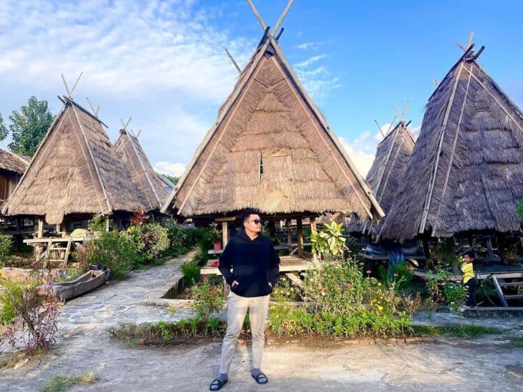 Wisatawan mengunjungi situs cagar budaya di Bima