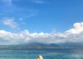 Wisatawan menikmati keindahan alam Pulau Keramat Sumbawa