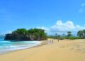 Keindahan hamparan pasir putih Pantai Leppu Sumbawa