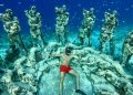 Patung yang ada di dasar laut Gili Meno