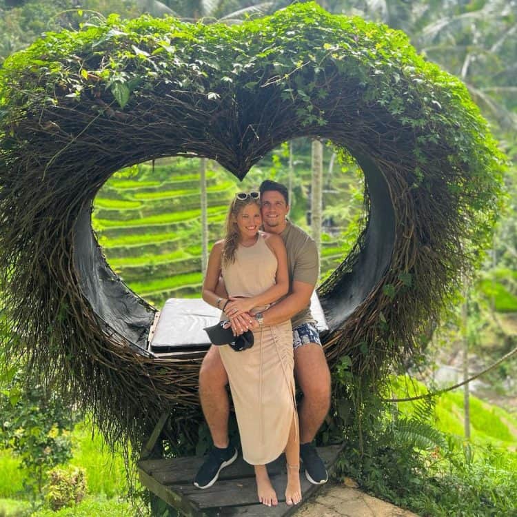 Spot foto pohon berbentuk cinta di Sawah Terasering Tegalalang Bali